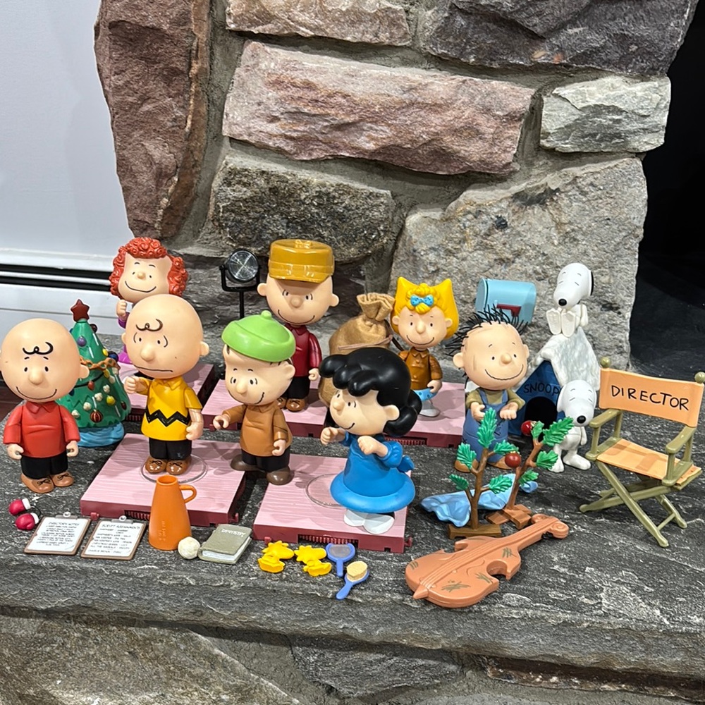 Peanuts Character Figurine Set/ CHARLIE BROWN